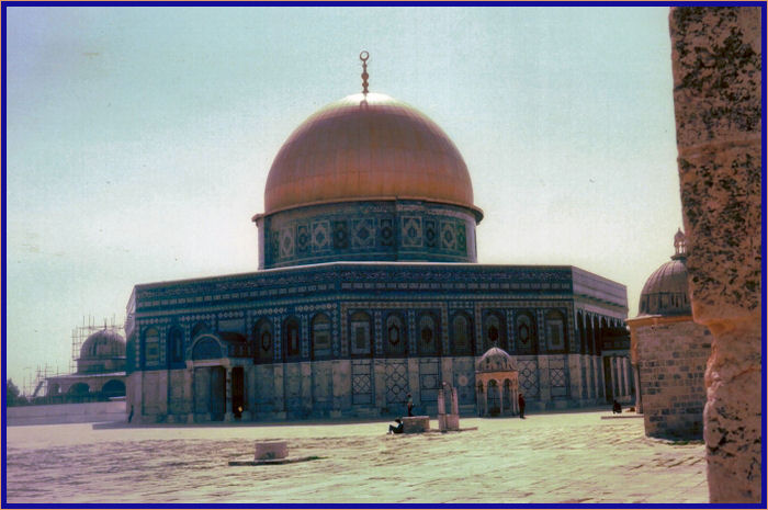 One last look at the Dome of the Rock with Dome of the Chain to the left